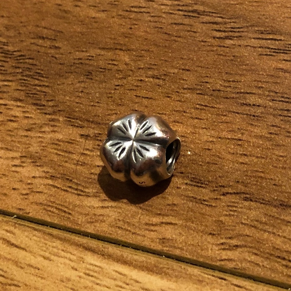 Authentic four leaf clover pandora charm